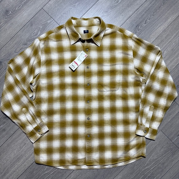 Other - NWT Uniqlo Men’s Casual Long Sleeve Button Down Flannel Shirt Tan Tellow Size XL